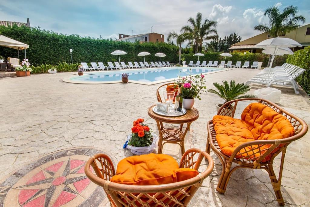 Villa Indipendente Le Coccinelle Beach Mare Piscina A 250 Mt Dal Mare Con Servizio Di Piscina A 400 Mt 12 K Da Cefalu Campofelice Di Roccella Buitenkant foto