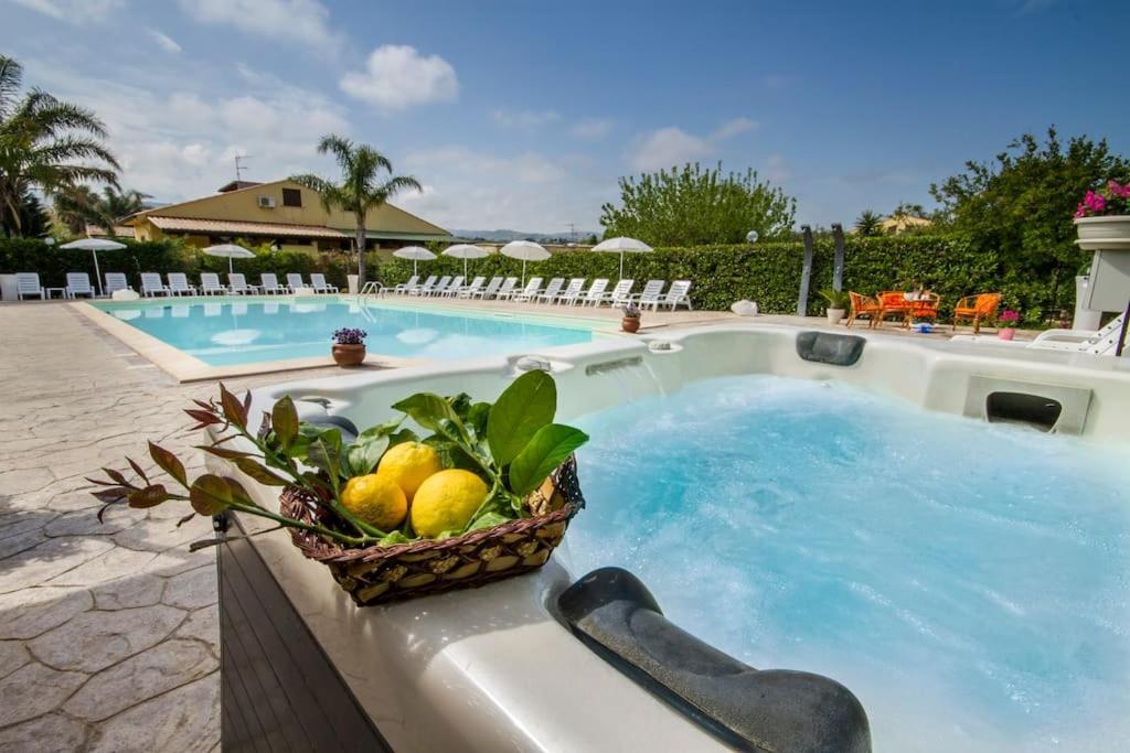 Villa Indipendente Le Coccinelle Beach Mare Piscina A 250 Mt Dal Mare Con Servizio Di Piscina A 400 Mt 12 K Da Cefalu Campofelice Di Roccella Buitenkant foto